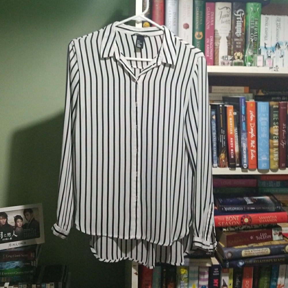 🍃 Black & White Striped Blouse 🍃